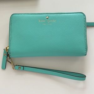Teal Kate Spade Wristlet - LIKE NEW!